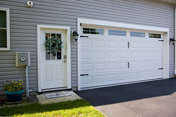 24/7 Emergency Garage Door Panel Replacement experts in Plain City, OH